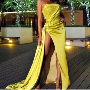Glamorous Strapless Yellow Evening Dress